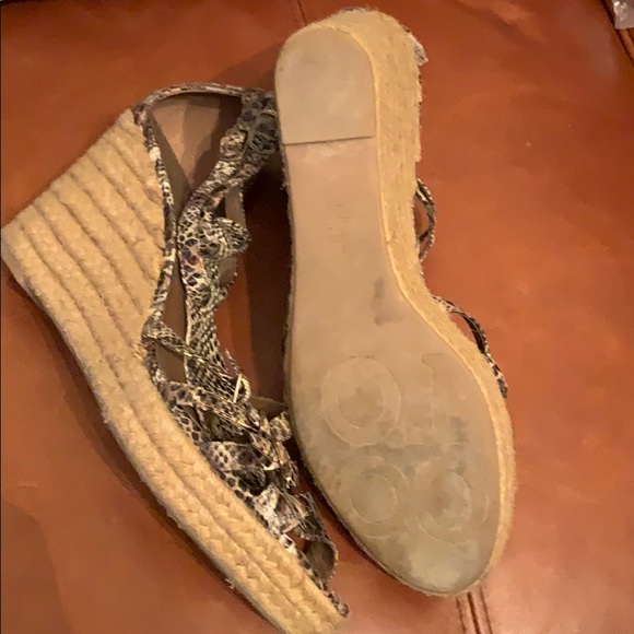 franco sarto lorelia snake embossed sandal